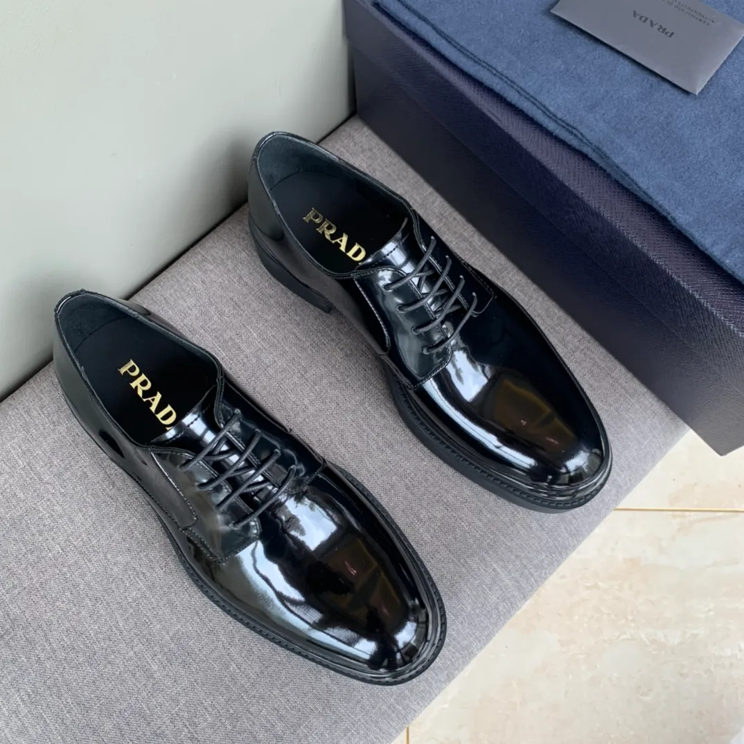 Men's shoes 💰860 hot recommendation ✨PRADA Prada's top purchasing quality imported upper with color-brushed open edge beads carved toe design cowhide lining private molded TPU outsole non-slip, wear-resistant and elastic fashionable and versatile black gray blue burgundy 39-44 in stock (38, 45 customized, non-refundable)